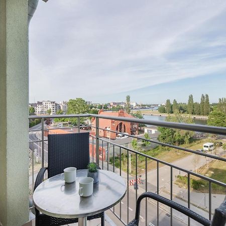 Riverside Apartment With Balcony By Noclegi Renters Swinemünde Exterior foto