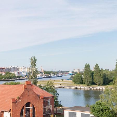 Riverside Apartment With Balcony By Noclegi Renters Swinemünde Exterior foto