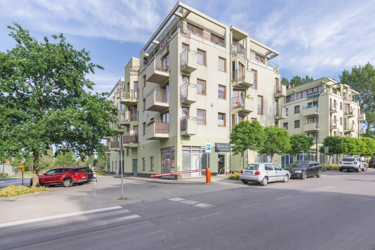 Riverside Apartment With Balcony By Noclegi Renters Swinemünde Exterior foto