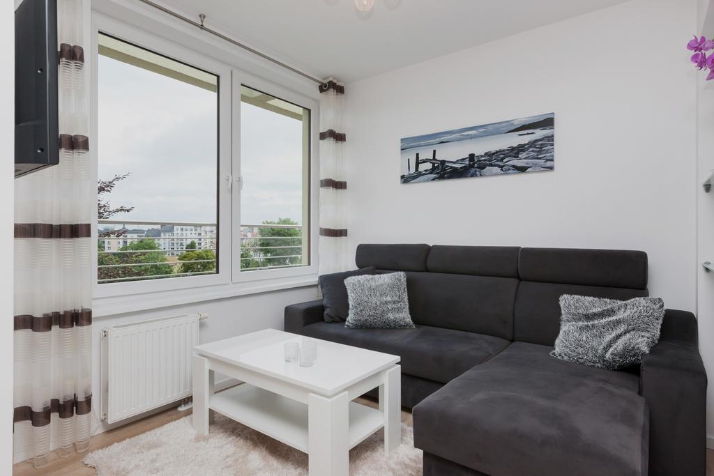 Riverside Apartment With Balcony By Noclegi Renters Swinemünde Exterior foto