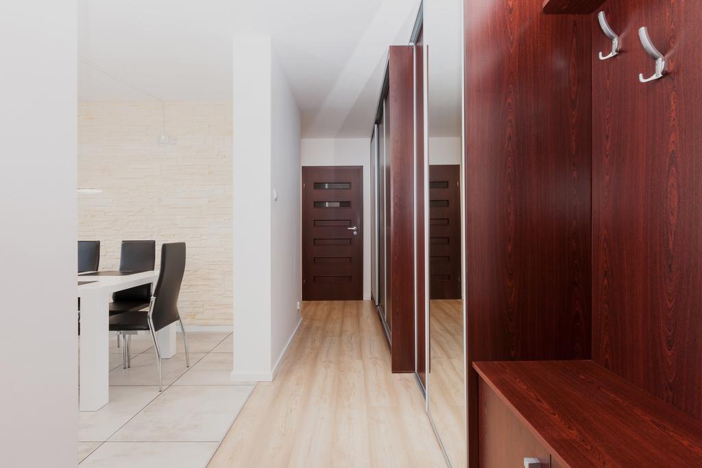 Riverside Apartment With Balcony By Noclegi Renters Swinemünde Exterior foto