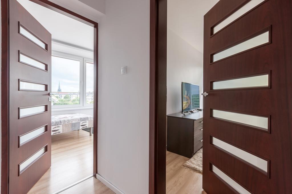 Riverside Apartment With Balcony By Noclegi Renters Swinemünde Exterior foto
