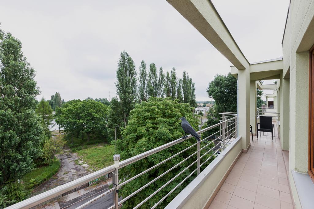 Riverside Apartment With Balcony By Noclegi Renters Swinemünde Exterior foto
