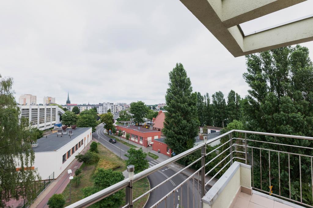 Riverside Apartment With Balcony By Noclegi Renters Swinemünde Exterior foto